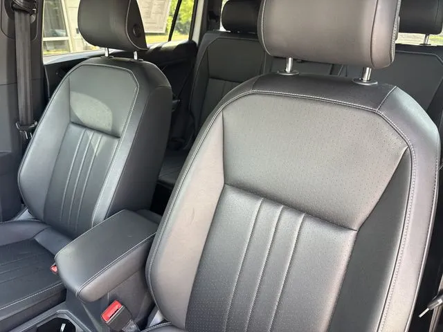 2023 Volkswagen Tiguan 2.0T SE R-Line Black thumbnail 14