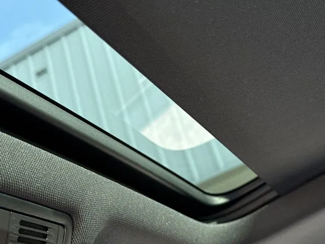 2023 Volkswagen Tiguan 2.0T SE R-Line Black thumbnail 22