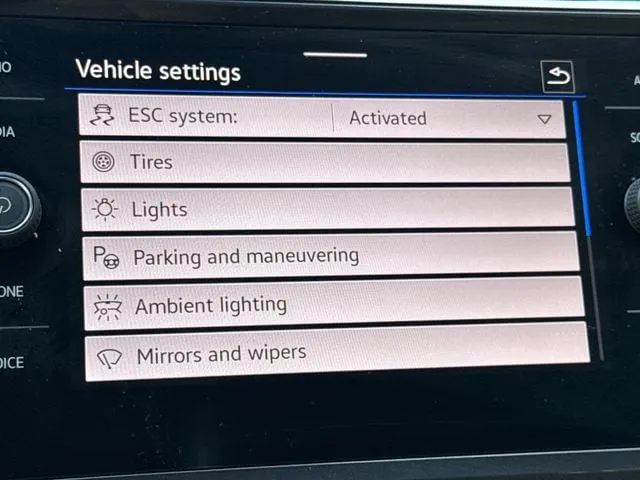 2023 Volkswagen Tiguan 2.0T SE R-Line Black thumbnail 31