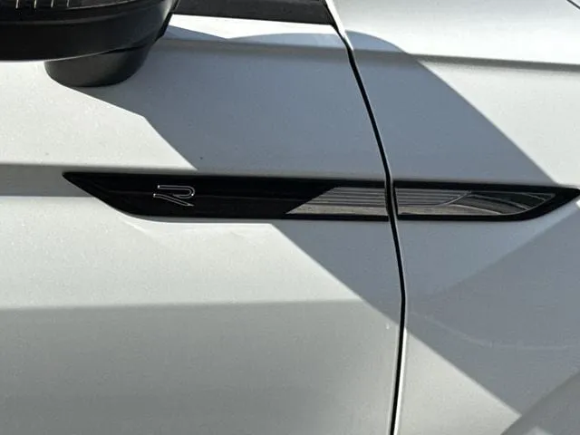 2023 Volkswagen Tiguan 2.0T SE R-Line Black thumbnail 6