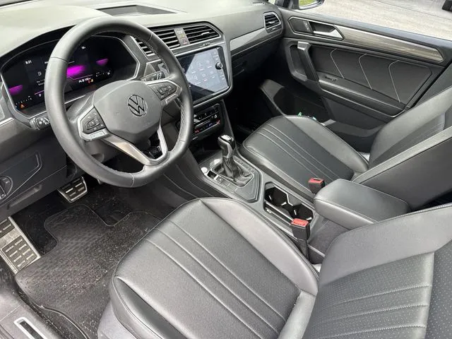 2023 Volkswagen Tiguan 2.0T SE R-Line Black thumbnail 10