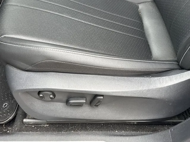 2023 Volkswagen Tiguan 2.0T SE R-Line Black thumbnail 13