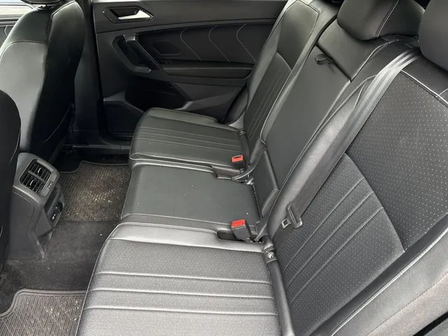 2023 Volkswagen Tiguan 2.0T SE R-Line Black thumbnail 16