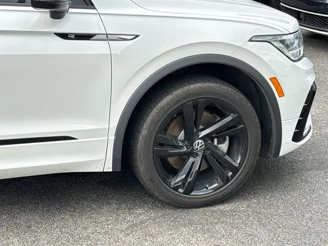2023 Volkswagen Tiguan 2.0T SE R-Line Black thumbnail 5