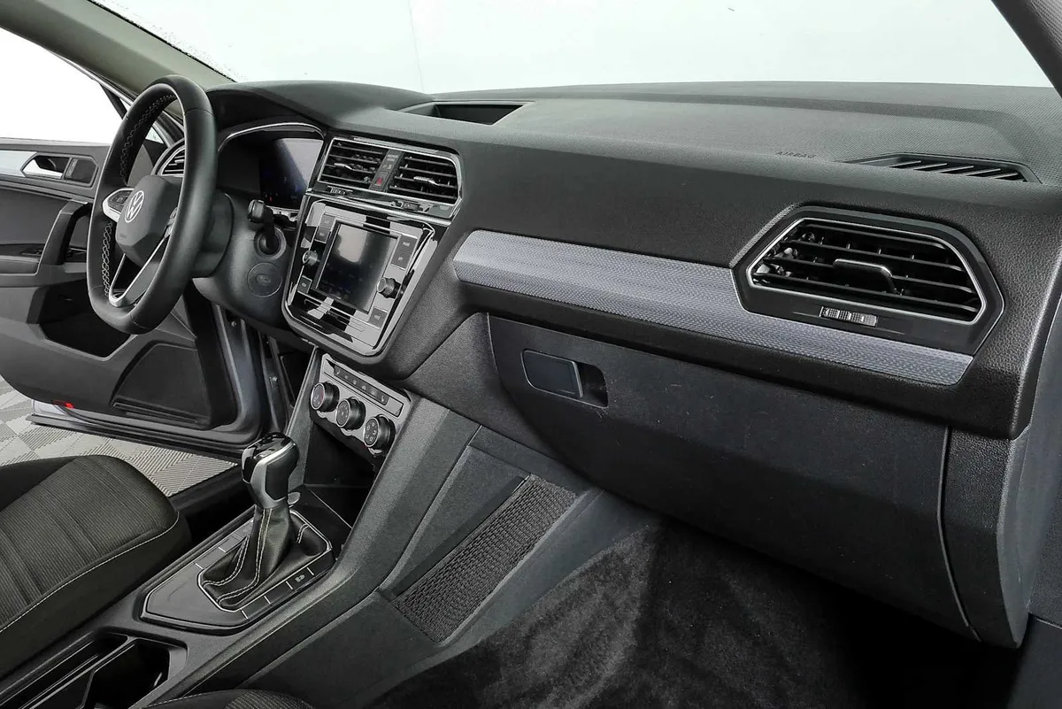 2023 VOLKSWAGEN TIGUAN S thumbnail 18