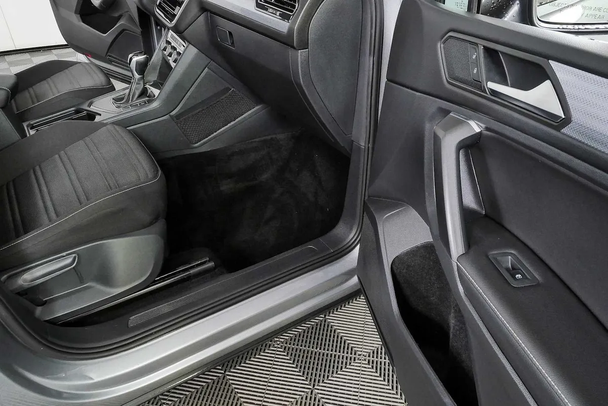 2023 VOLKSWAGEN TIGUAN S thumbnail 21