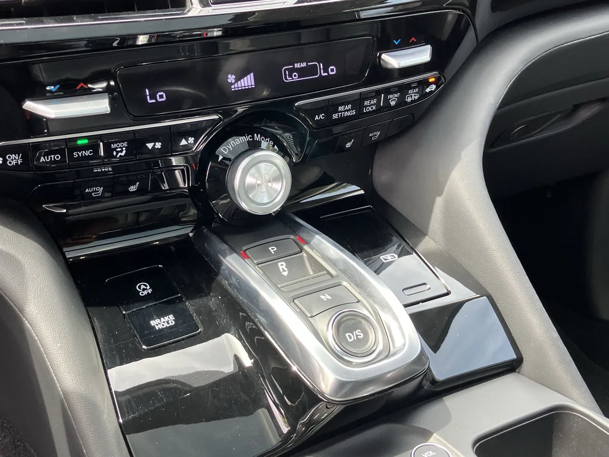 2024 Acura MDX SH-AWD w/Technology Package thumbnail 29