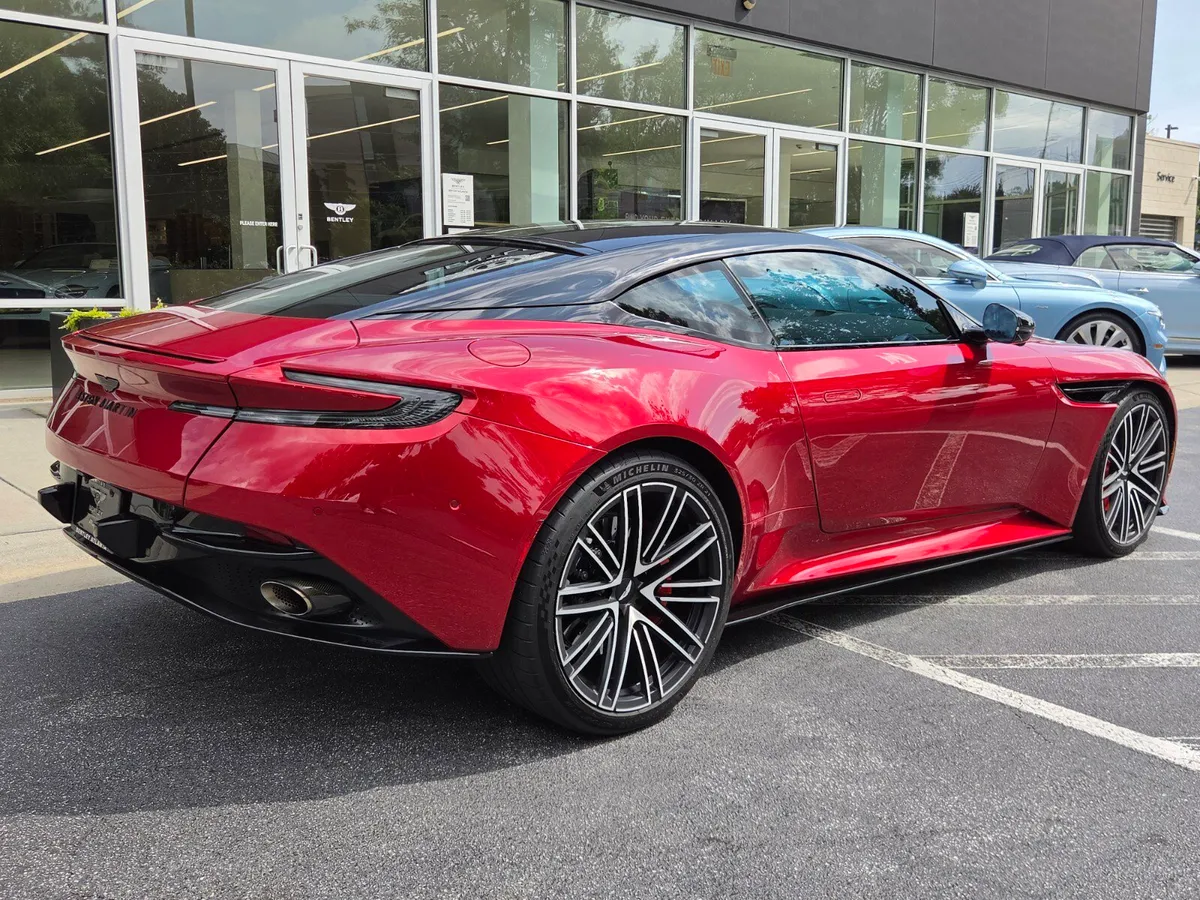 2024 Aston Martin DB12 thumbnail 10