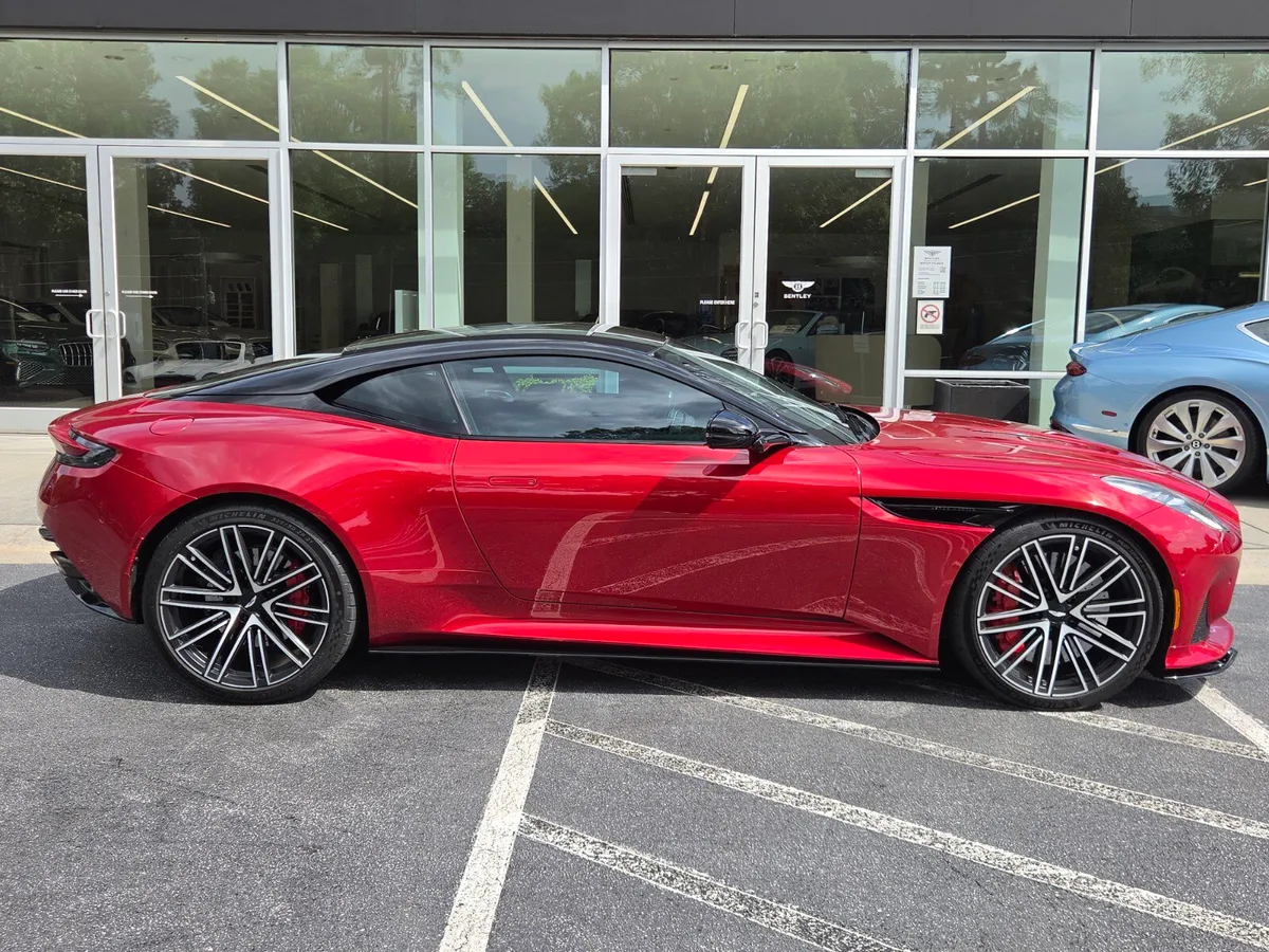 2024 Aston Martin DB12 thumbnail 5