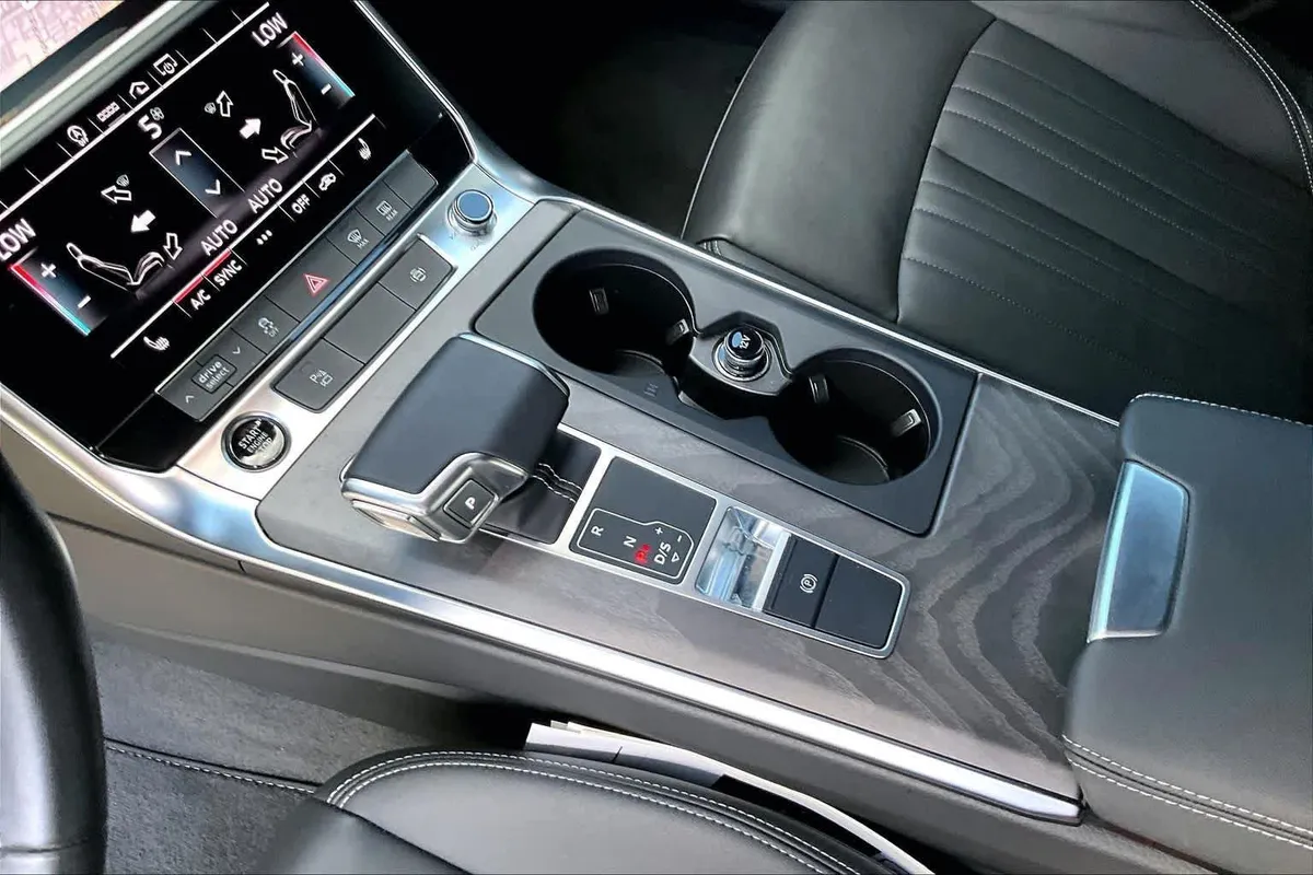 2024 Audi A6 Sedan Premium thumbnail 17