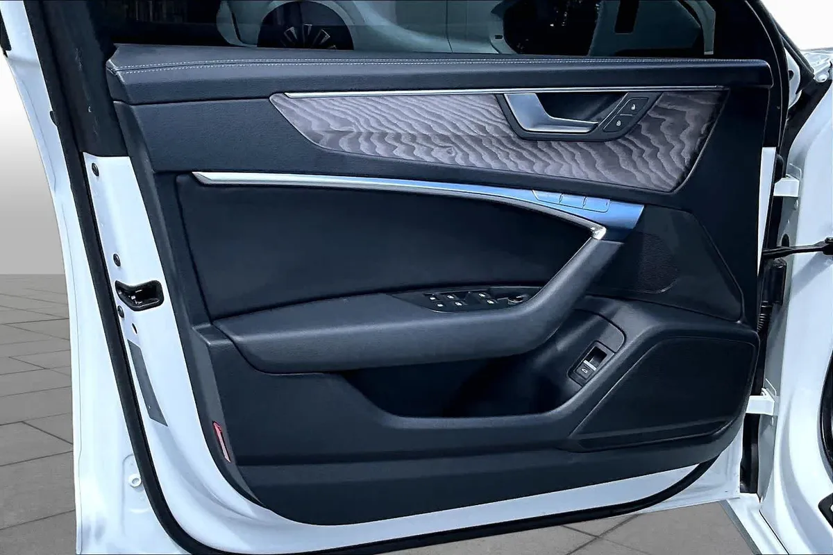 2024 Audi A6 Sedan Premium thumbnail 26