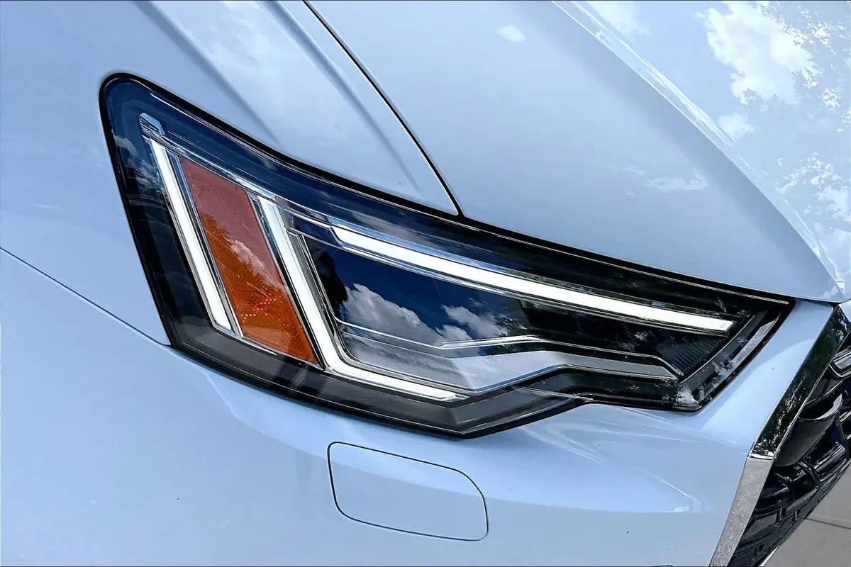 2024 Audi A6 Sedan Premium thumbnail 28