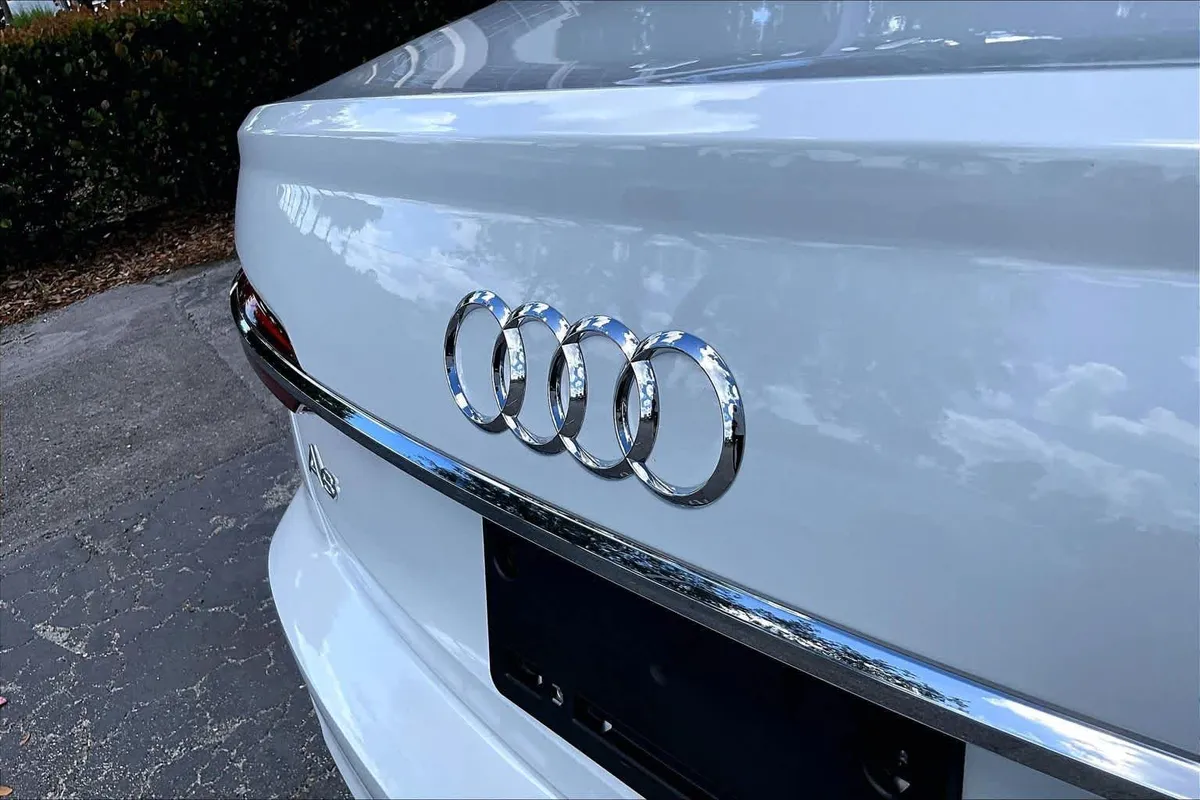 2024 Audi A6 Sedan Premium thumbnail 31