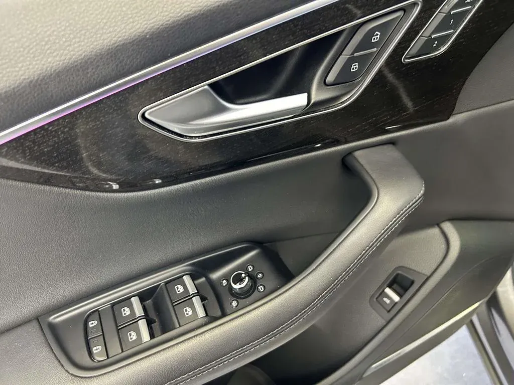 2024 Audi Q7 55 Premium Plus thumbnail 18