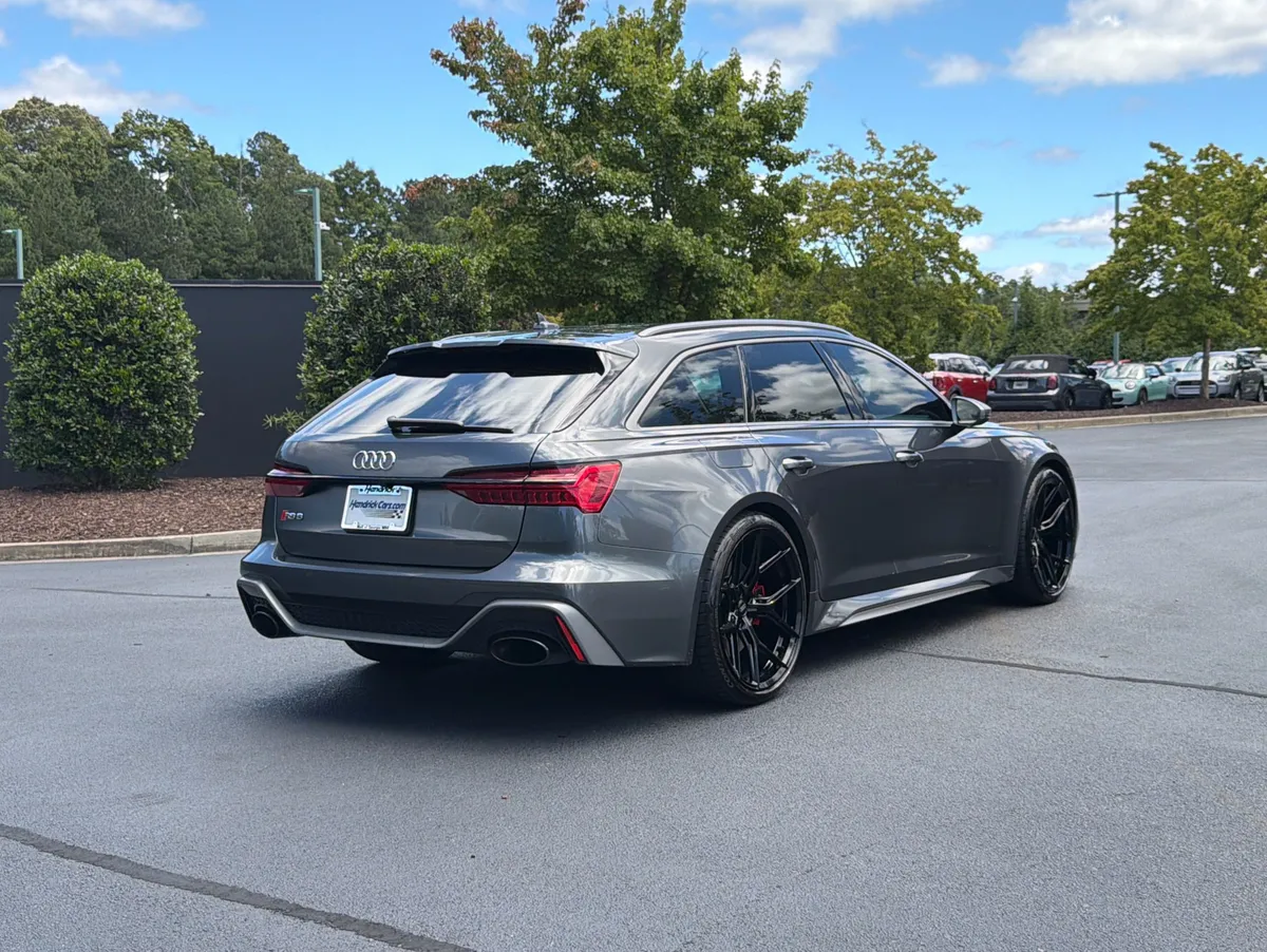 2024 Audi RS 6 Avant performance thumbnail 2