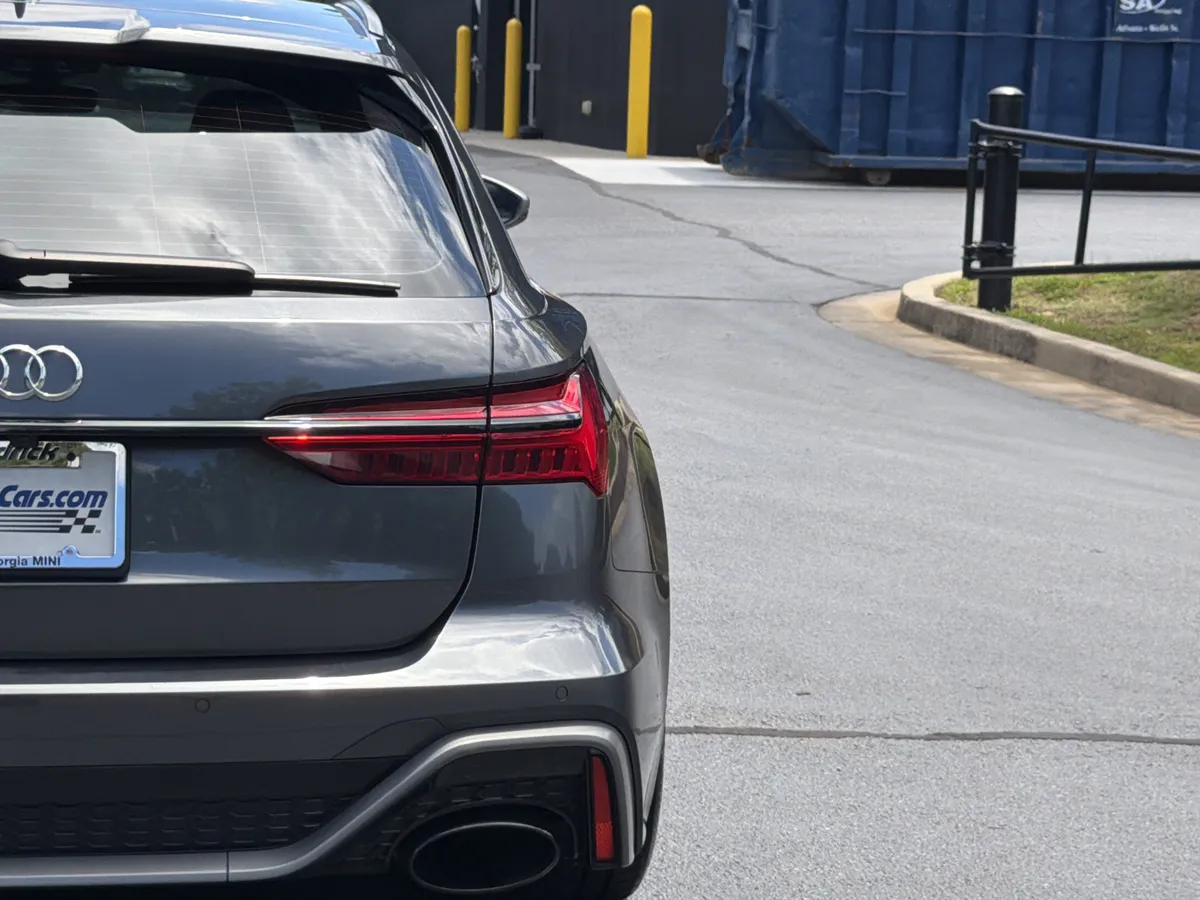 2024 Audi RS 6 Avant performance thumbnail 23
