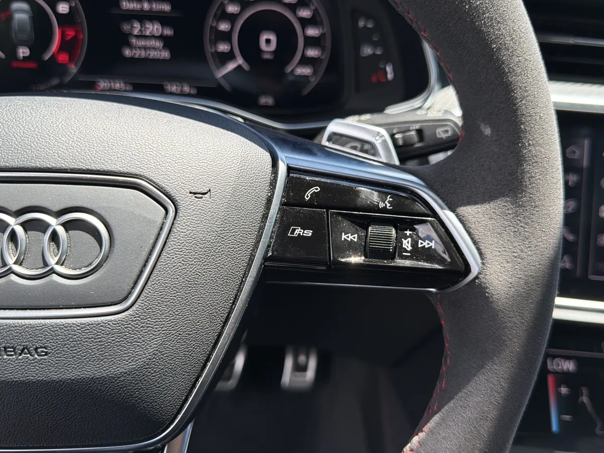 2024 Audi RS 6 Avant performance thumbnail 33