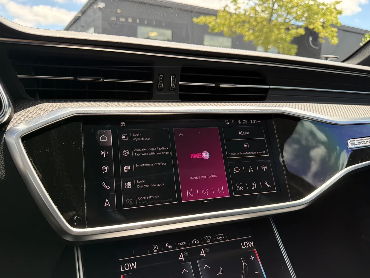 2024 Audi RS 6 Avant performance thumbnail 36