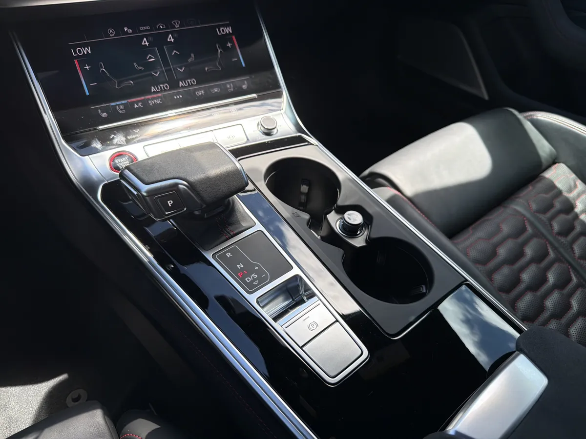 2024 Audi RS 6 Avant performance thumbnail 39