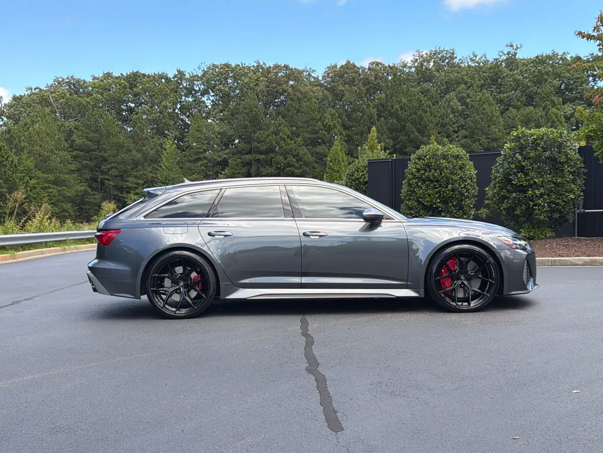 2024 Audi RS 6 Avant performance thumbnail 4