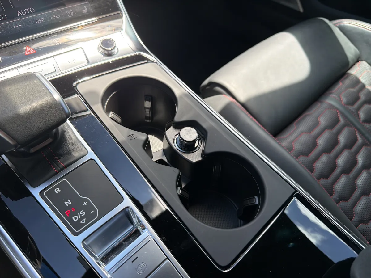 2024 Audi RS 6 Avant performance thumbnail 40