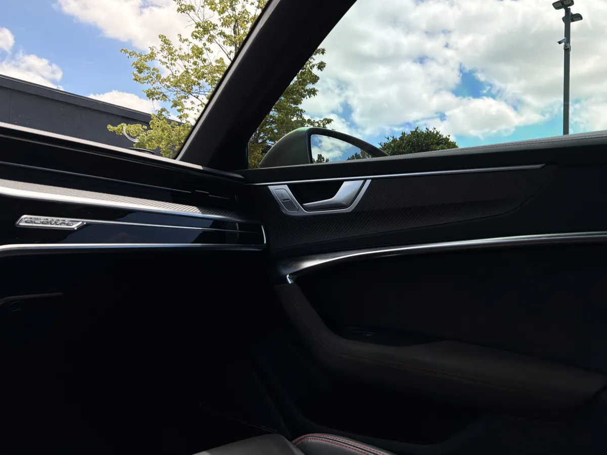 2024 Audi RS 6 Avant performance thumbnail 47