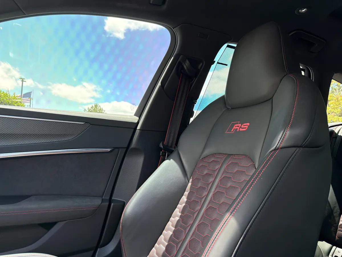 2024 Audi RS 6 Avant performance thumbnail 48