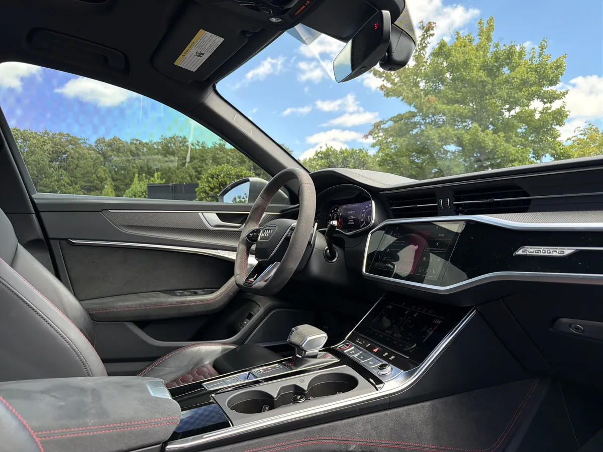 2024 Audi RS 6 Avant performance thumbnail 5