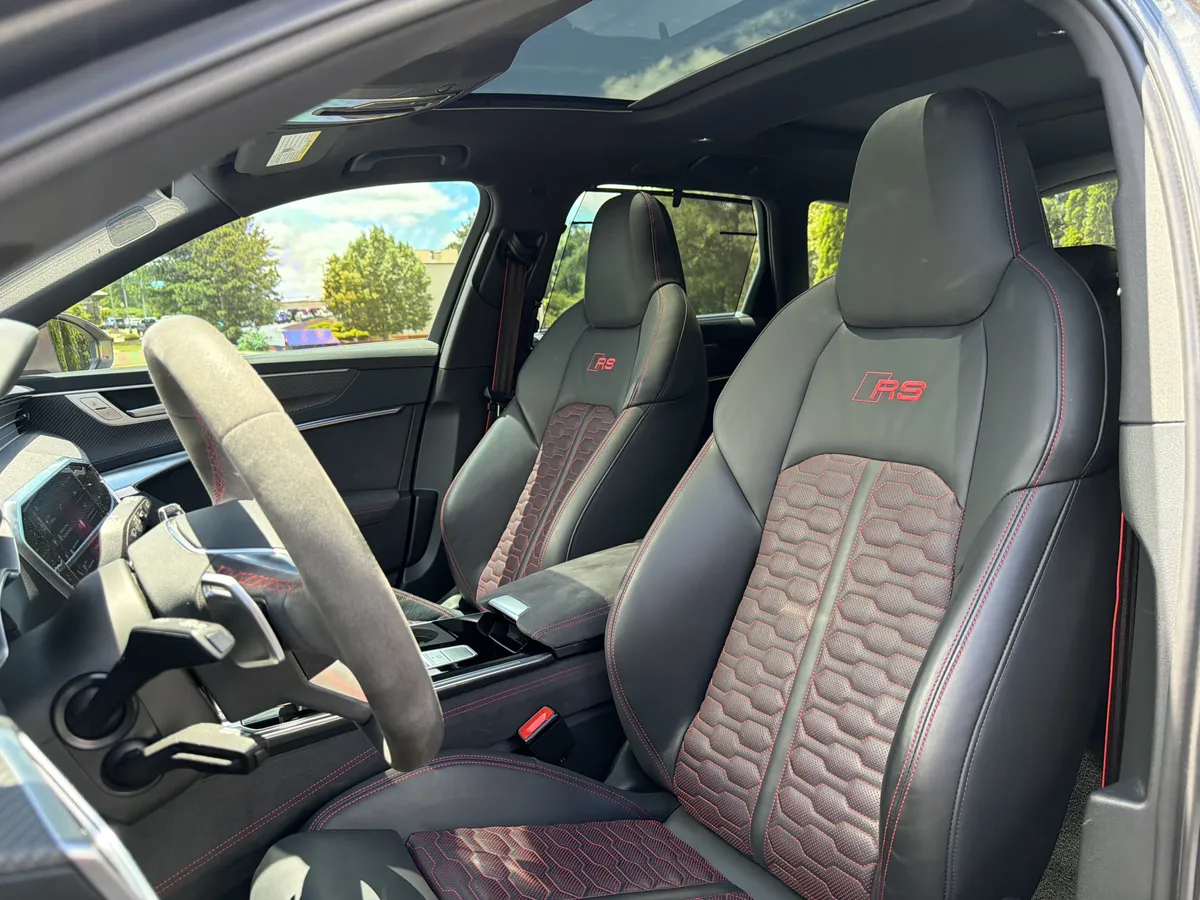 2024 Audi RS 6 Avant performance thumbnail 6