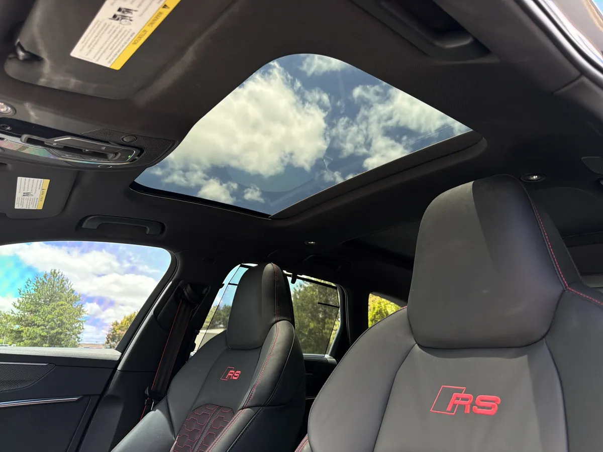 2024 Audi RS 6 Avant performance thumbnail 7