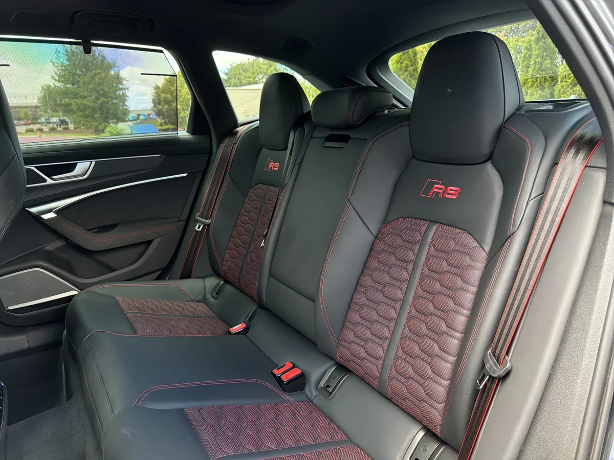 2024 Audi RS 6 Avant performance thumbnail 8