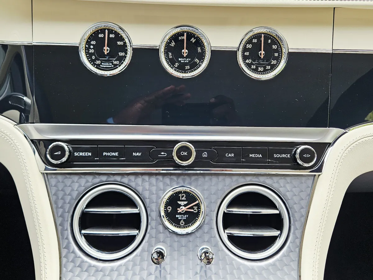2024 Bentley Continental thumbnail 32