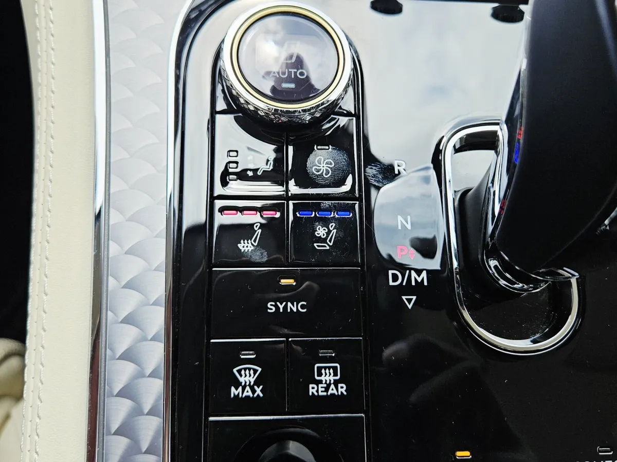2024 Bentley Continental thumbnail 44