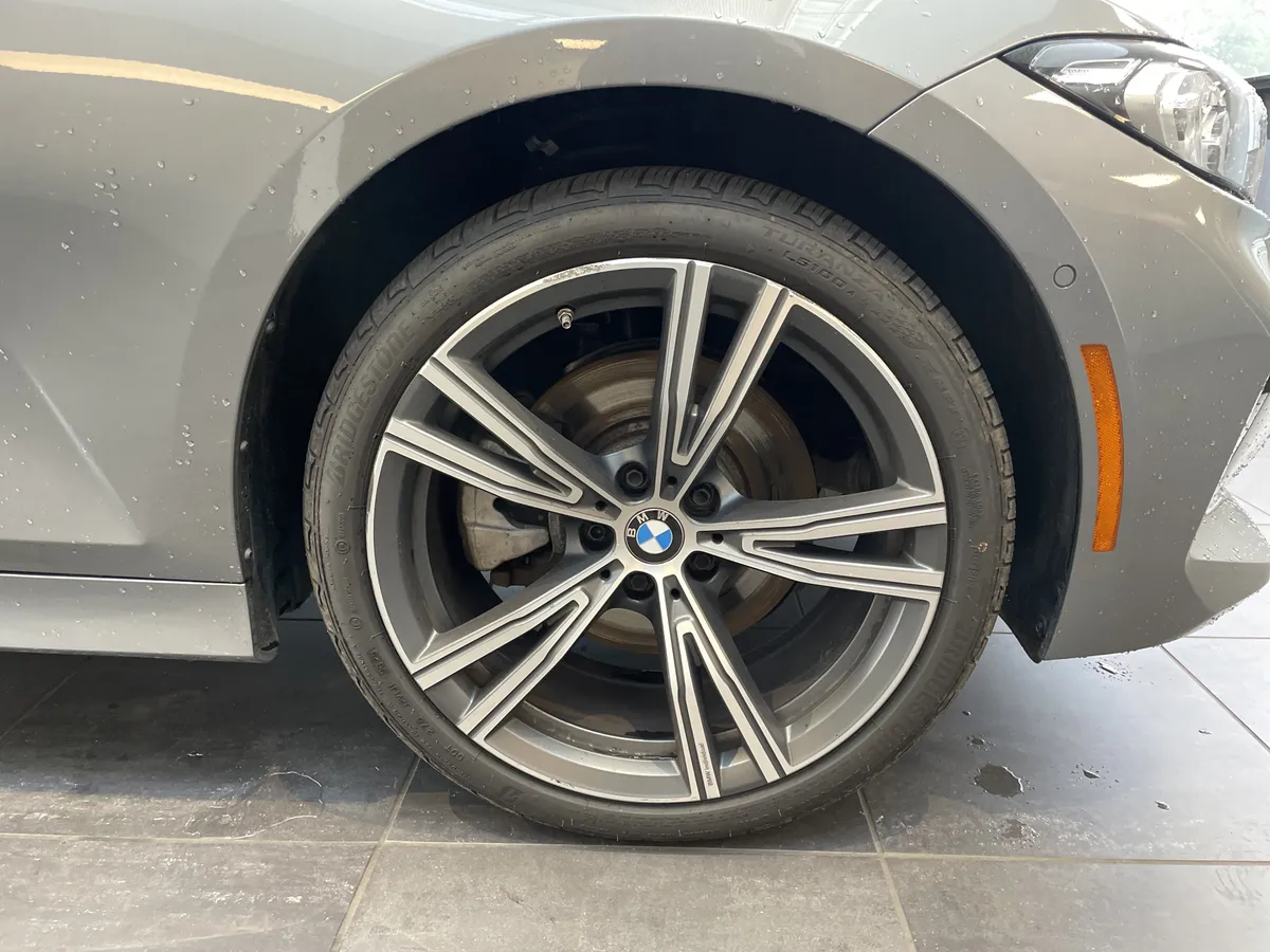 2024 BMW 3 Series 330i xDrive thumbnail 11