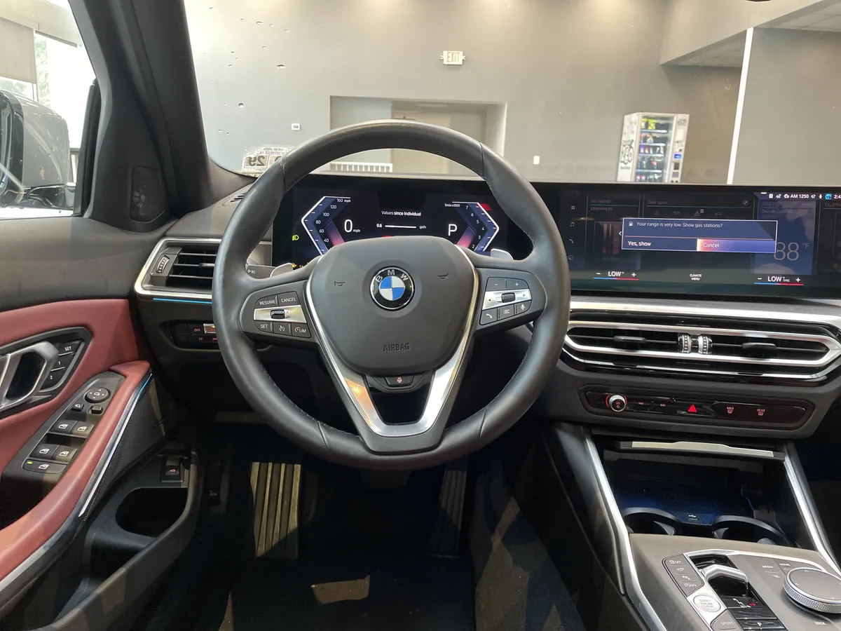2024 BMW 3 Series 330i xDrive thumbnail 18