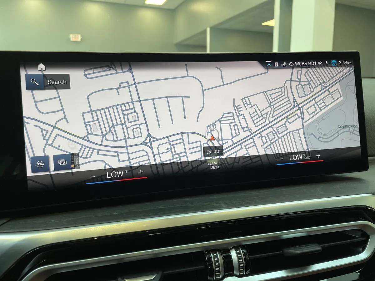 2024 BMW 3 Series 330i xDrive thumbnail 26