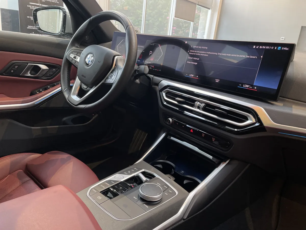 2024 BMW 3 Series 330i xDrive thumbnail 32