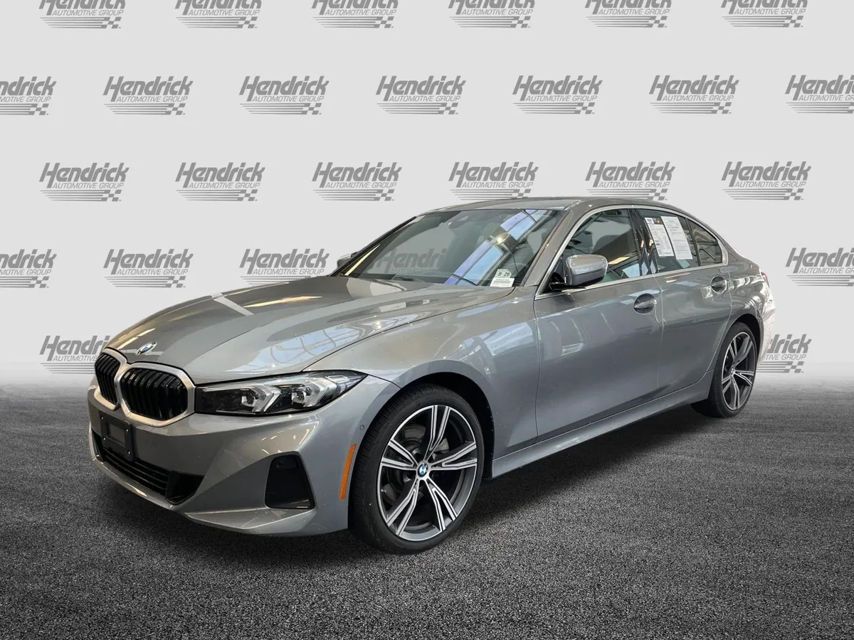 2024 BMW 3 Series 330i xDrive thumbnail 5