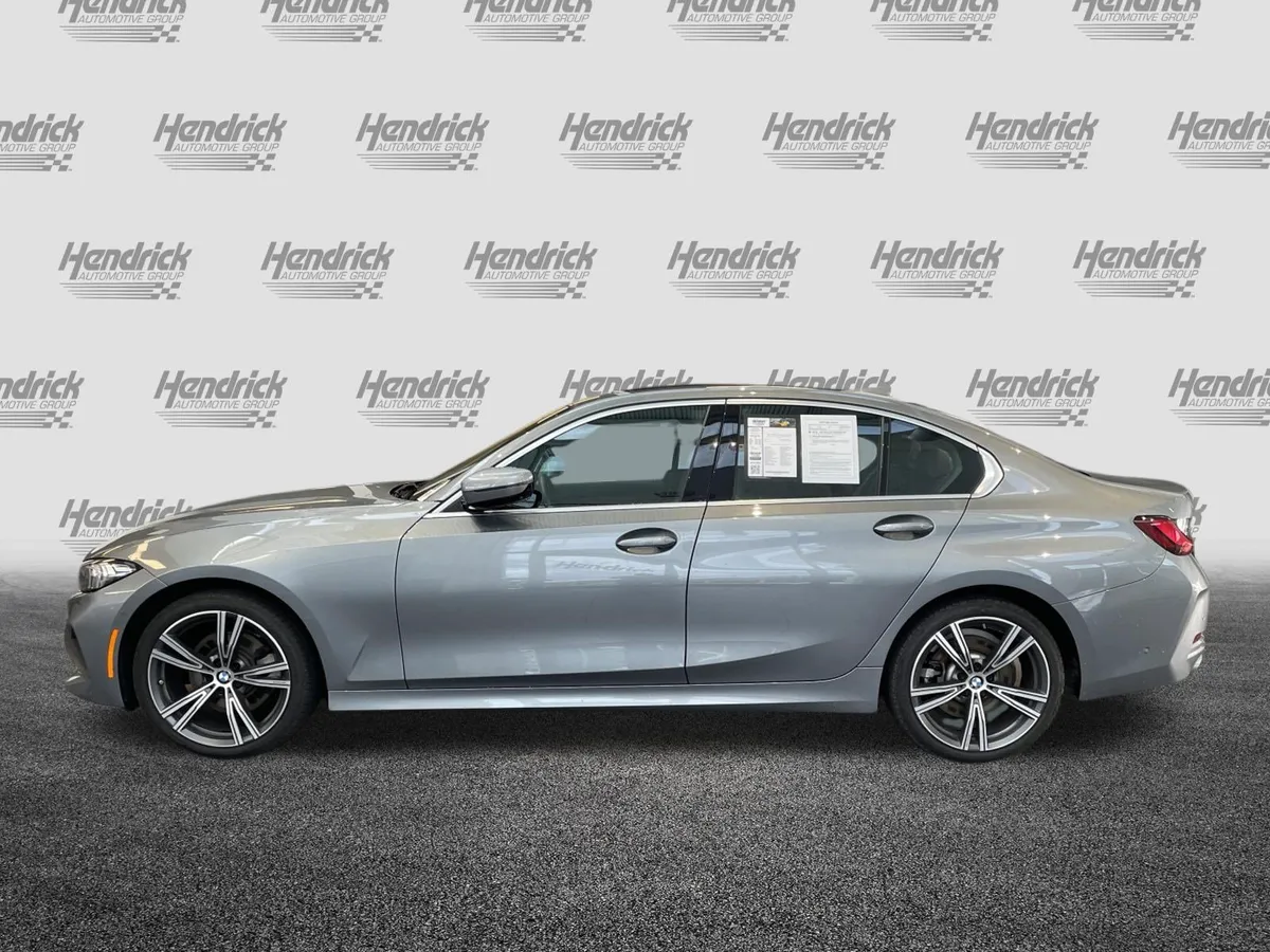 2024 BMW 3 Series 330i xDrive thumbnail 6