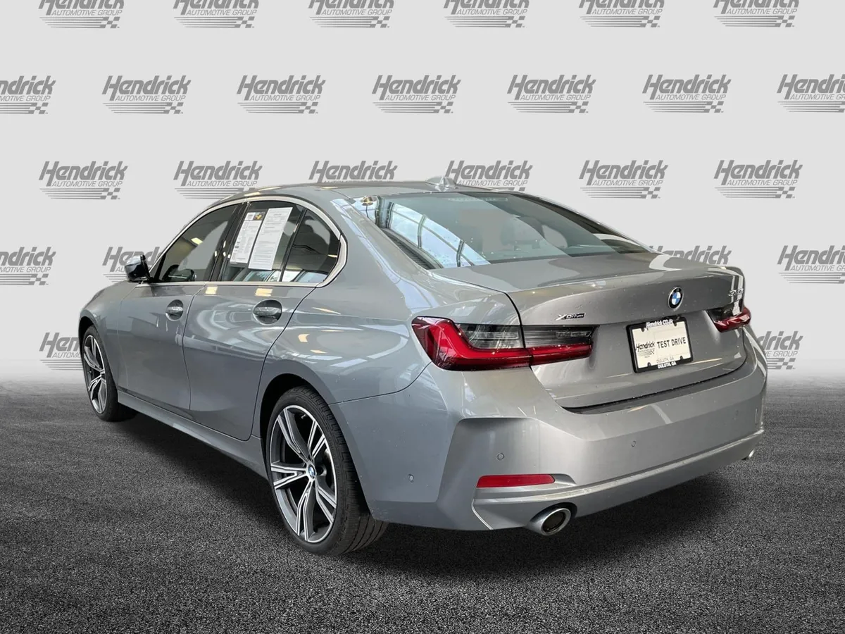 2024 BMW 3 Series 330i xDrive thumbnail 7