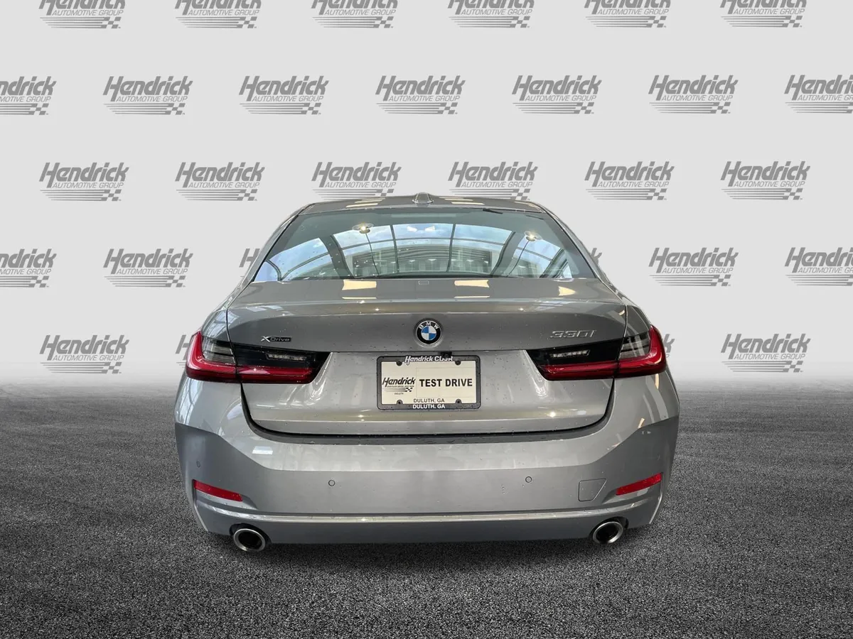 2024 BMW 3 Series 330i xDrive thumbnail 8
