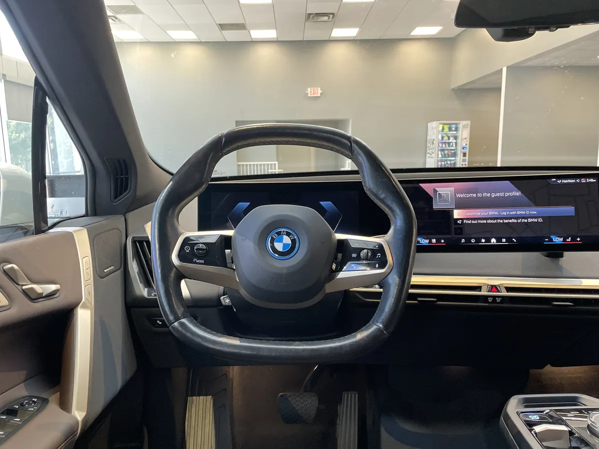 2024 BMW iX xDrive50 thumbnail 26