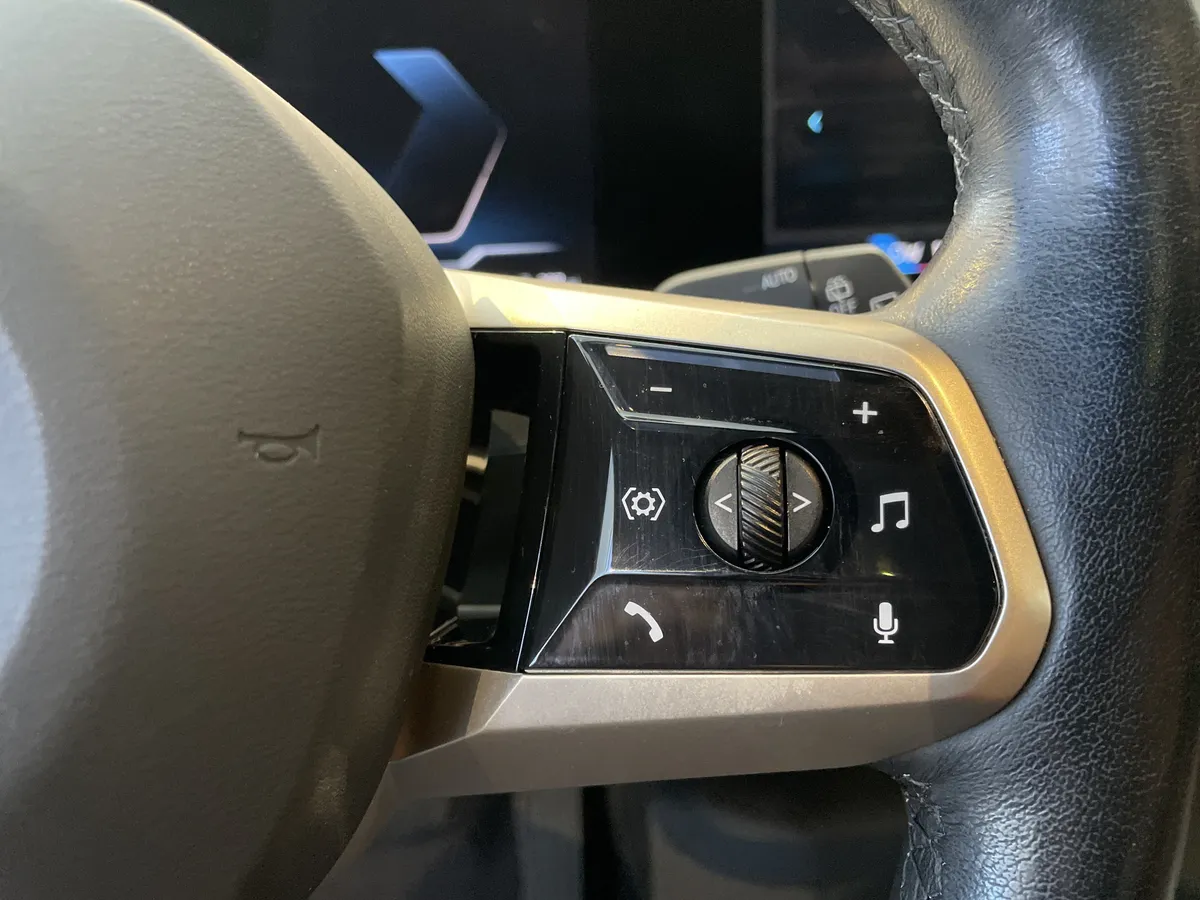 2024 BMW iX xDrive50 thumbnail 28
