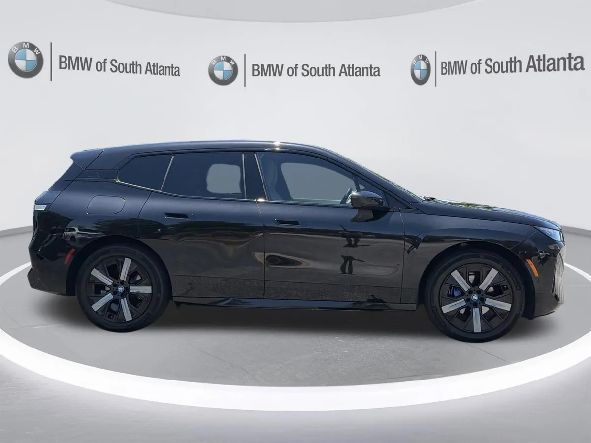 2024 BMW iX xDrive50 thumbnail 25