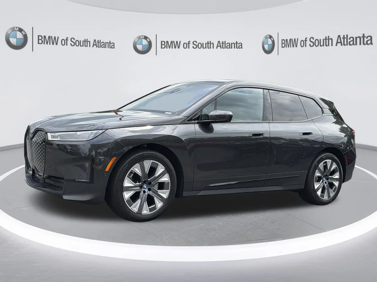 2024 BMW iX xDrive50 thumbnail 18