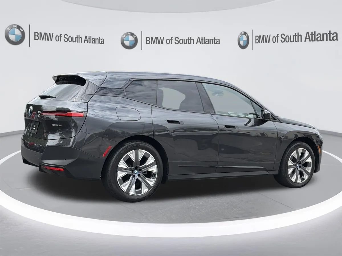 2024 BMW iX xDrive50 thumbnail 24