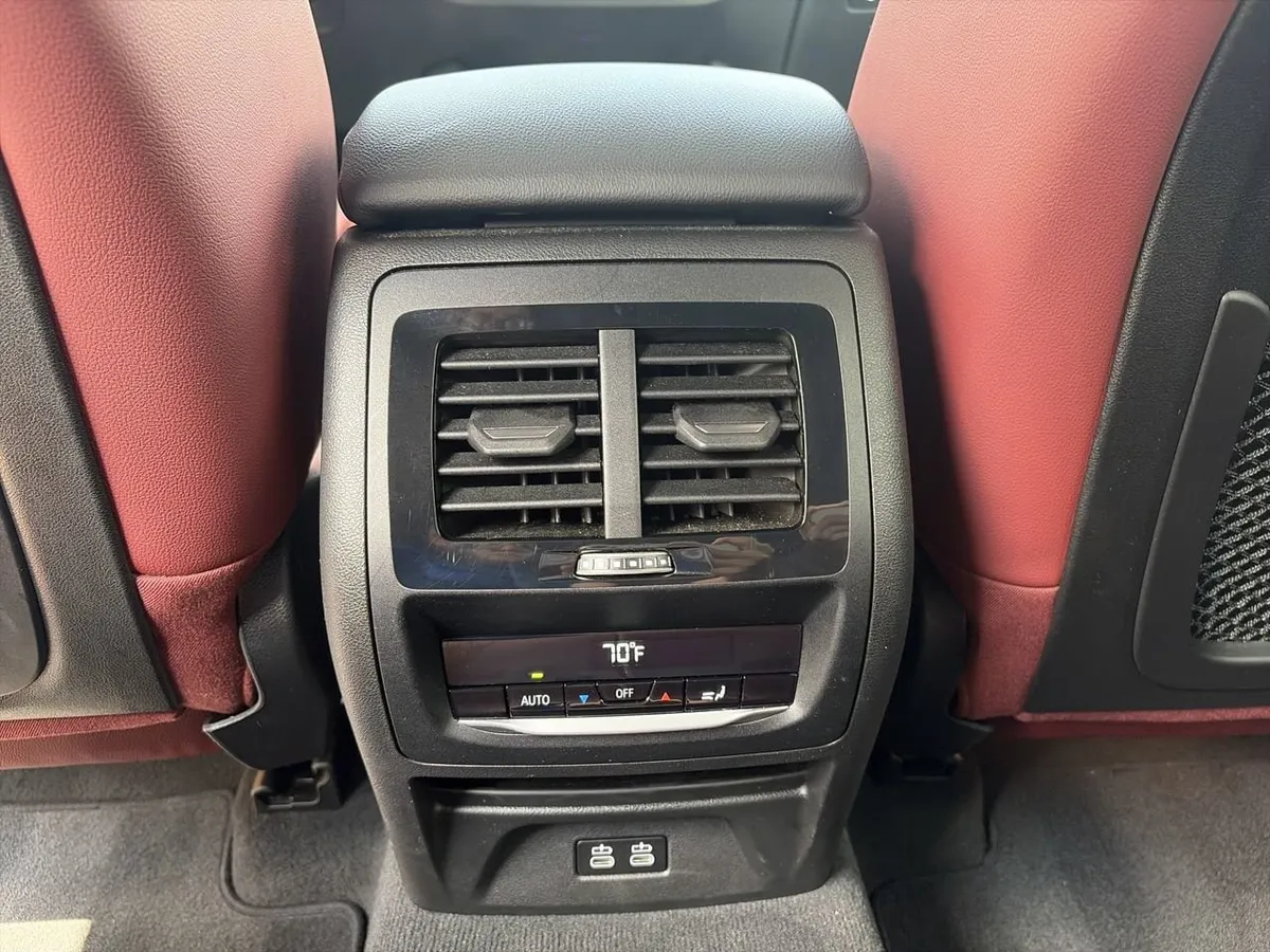 2024 BMW X3 sDrive30i thumbnail 28