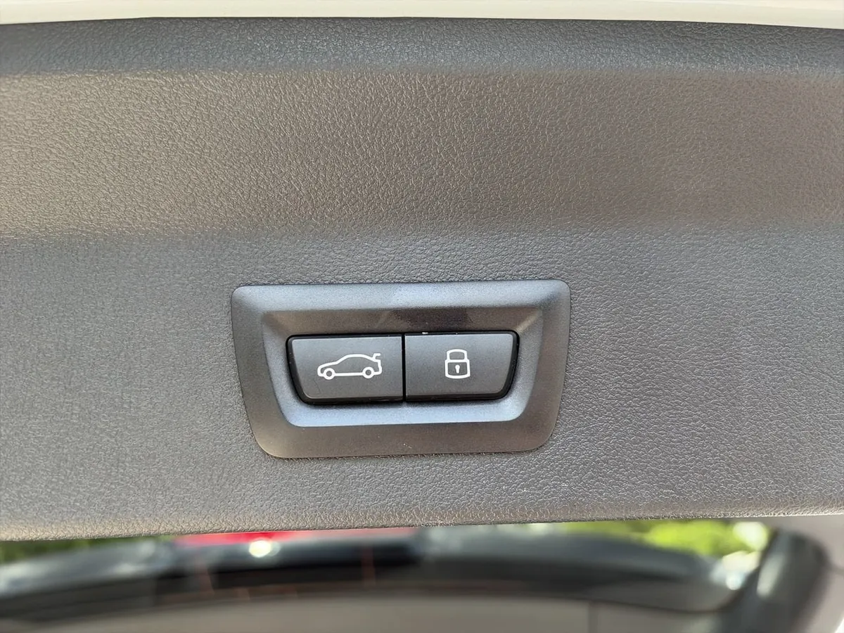 2024 BMW X3 sDrive30i thumbnail 32