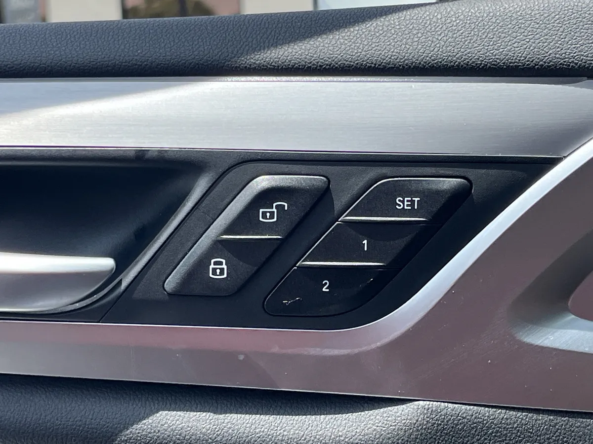 2024 BMW X3 sDrive30i thumbnail 19