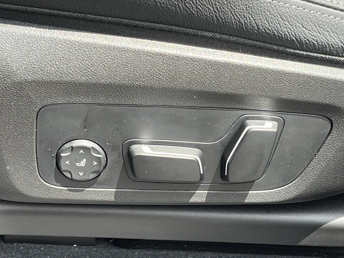 2024 BMW X3 sDrive30i thumbnail 23